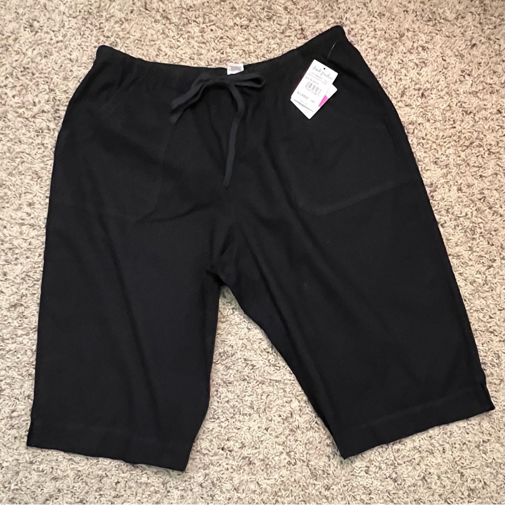 Fresh Produce black shorts  Size XL